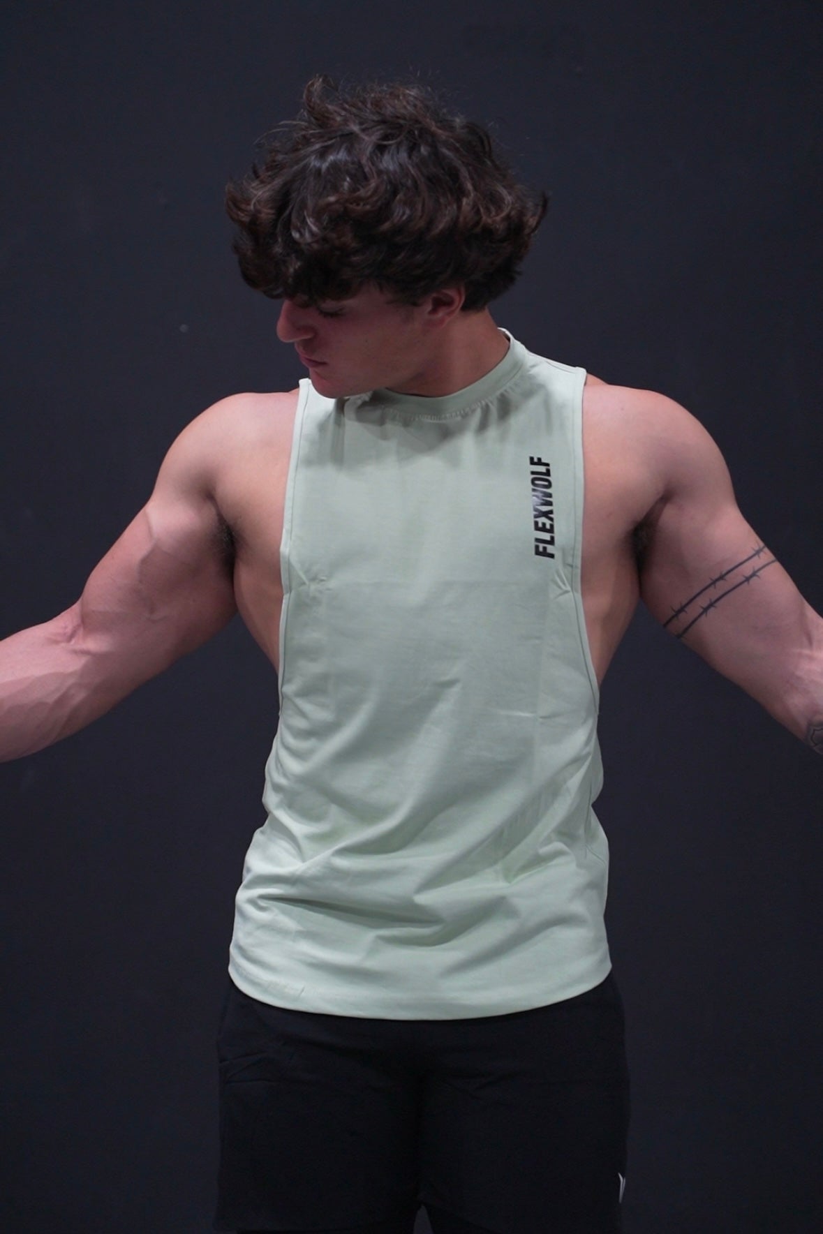 Flex Arm Tank